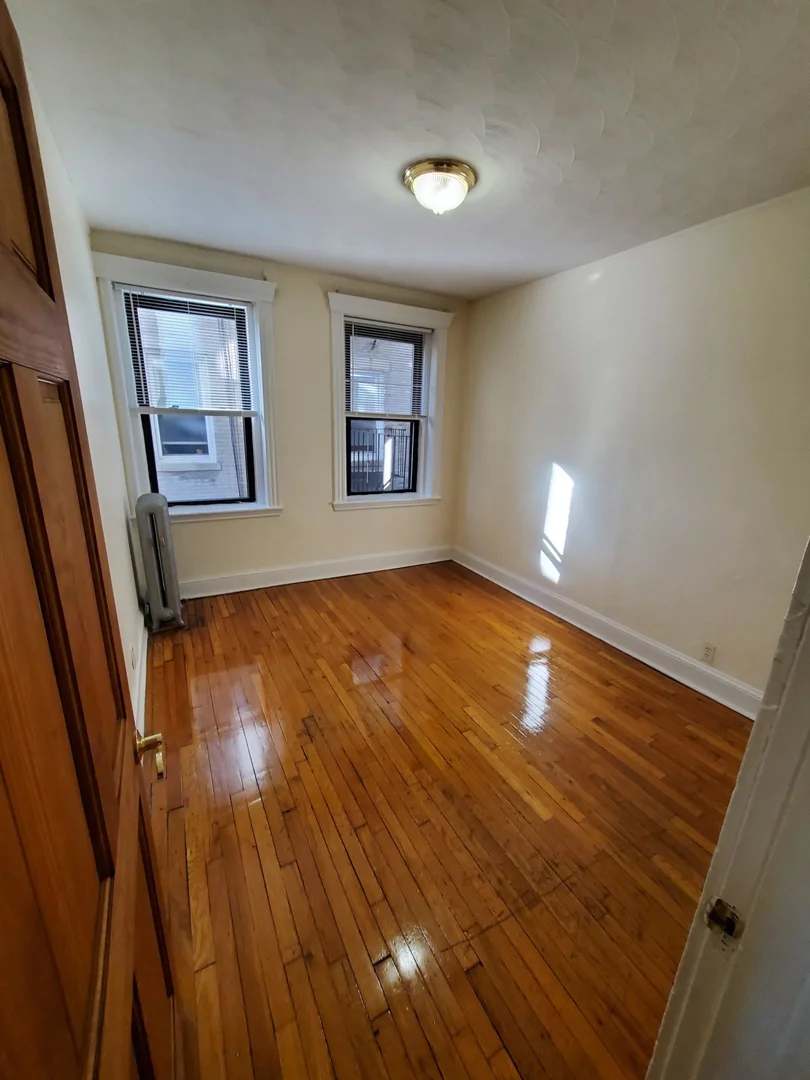 364, Riverway, Unit 12, Mission Hill, Boston, MA, 02115