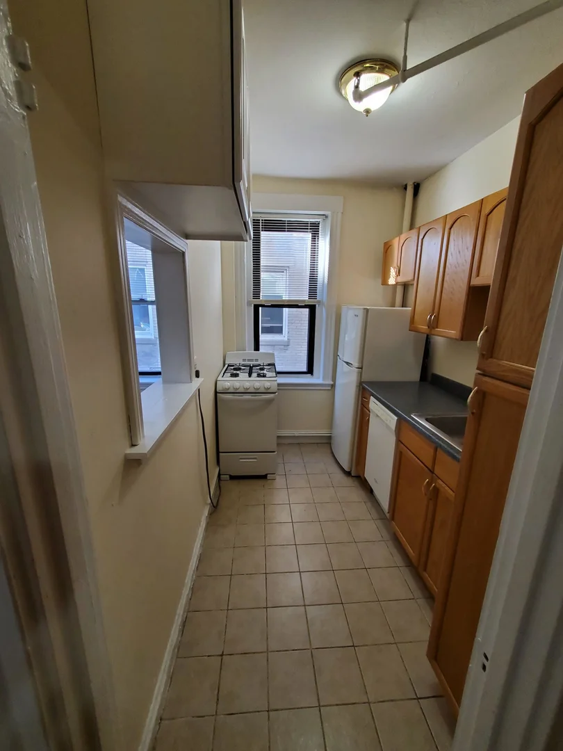 364, Riverway, Unit 12, Mission Hill, Boston, MA, 02115