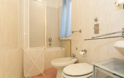 Chambre privée à Via Ruggero Bonghi, image 12 de 14