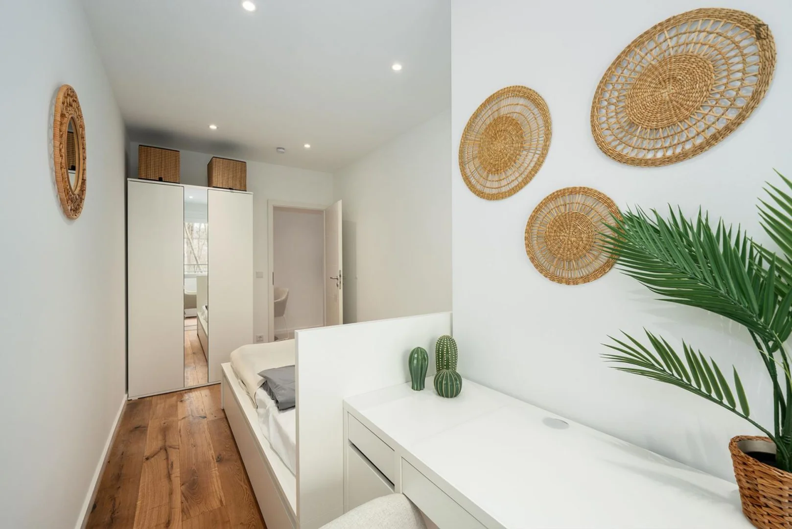Chambre confortable pour étudiants disponible dans
