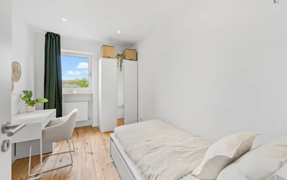 Private room at Elisabethstraße, image 1 of 8