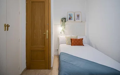 Privatzimmer in der Calle de Bravo Murillo, bild 1 von 49