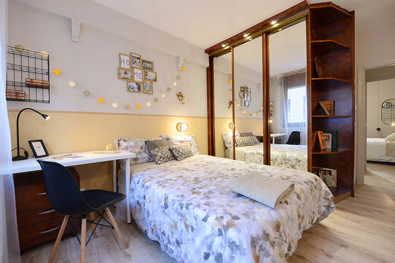 Quarto acolhedor para estudantes disponível em
