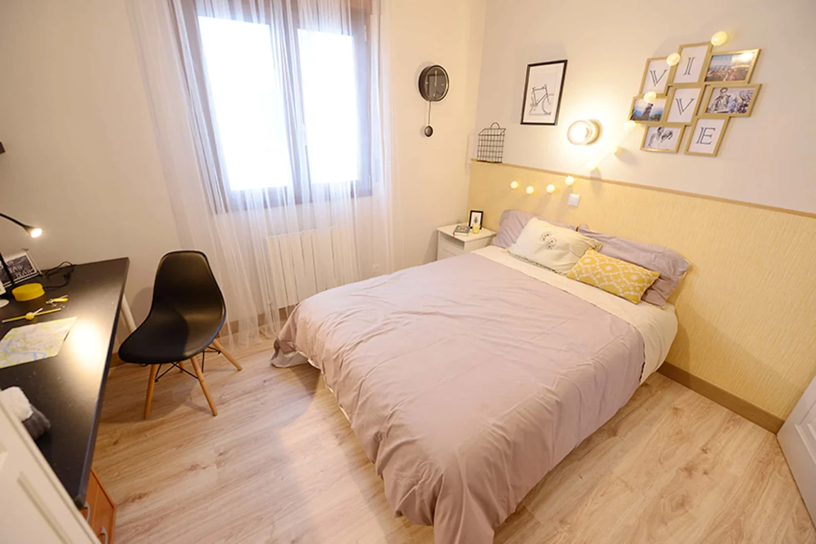 Quarto de estudante económico perto do campus em 