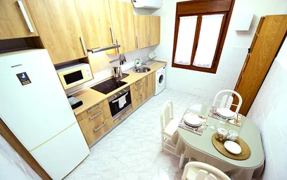 Quarto privado em Zabalbide Kalea, 48006 Bilbo, Bizkaia, Spain, imagem 16 de 21