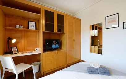 Quarto privado em Amadeo Deprit Kalea, 48006 Bilbo, Bizkaia, Spain, imagem 6 de 16