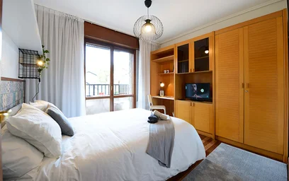 Quarto privado em Amadeo Deprit Kalea, 48006 Bilbo, Bizkaia, Spain, imagem 1 de 16