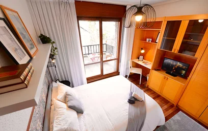 Quarto privado em Amadeo Deprit Kalea, 48006 Bilbo, Bizkaia, Spain, imagem 7 de 16