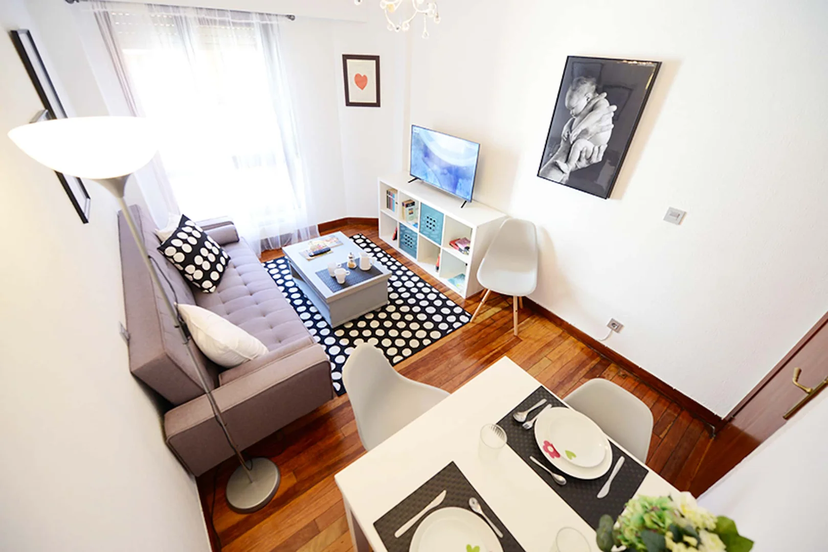 Quarto de estudante económico perto do campus em 