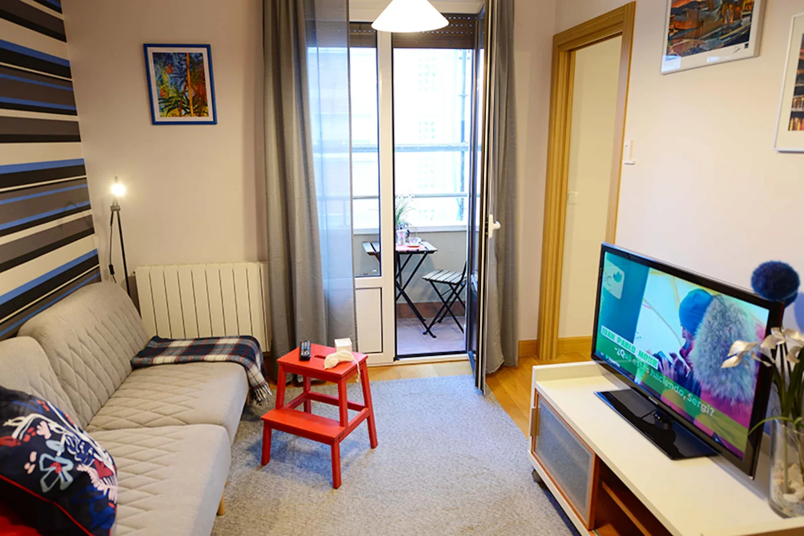 Quarto para alugar em apartamento de estudantes em , totalmente mobilado