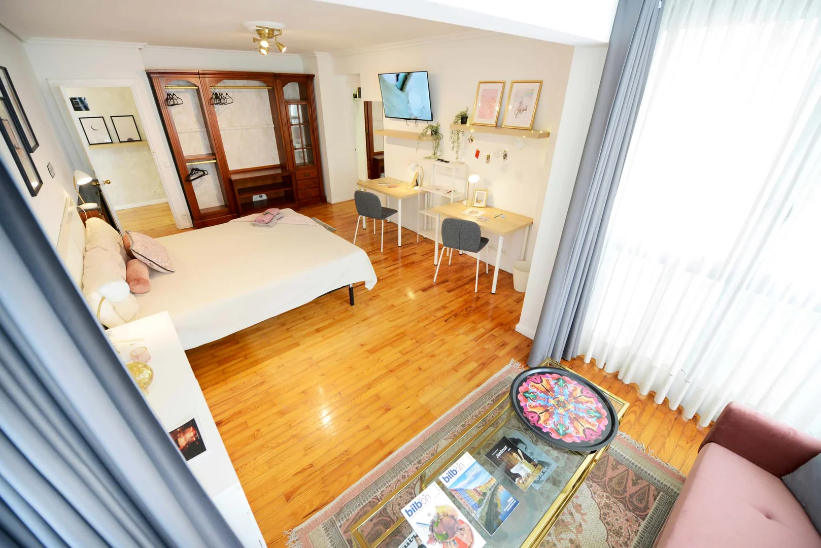 Quarto acolhedor para estudantes disponível em