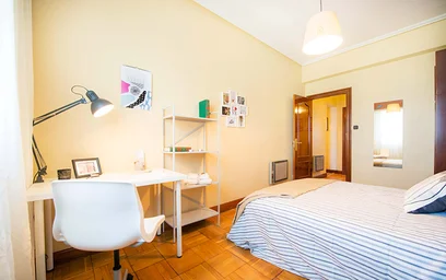 Quarto privado em Elexabarri Kalea, 48002 Bilbo, Bizkaia, Spain, imagem 16 de 17