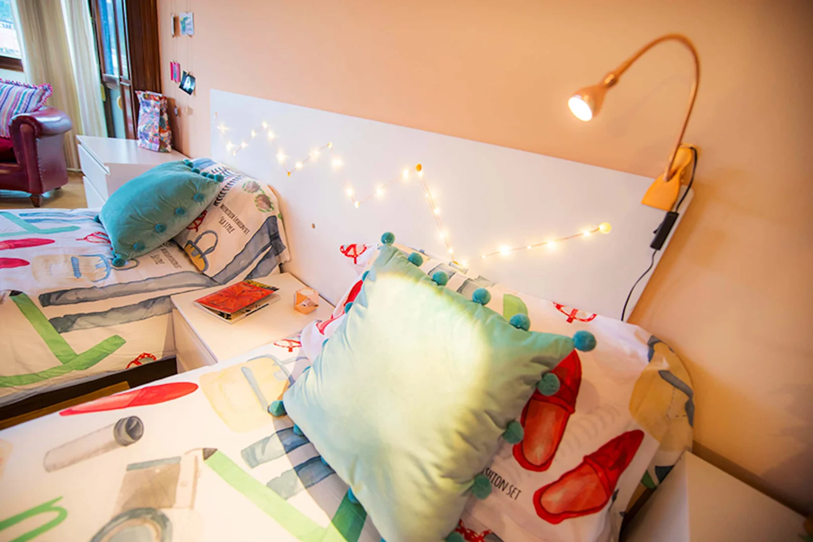 Quarto acolhedor para estudantes disponível em