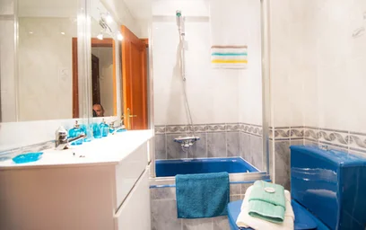 Quarto privado em Maurice Ravel Etorb., 48007 Bilbo, Bizkaia, Spain, imagem 6 de 20