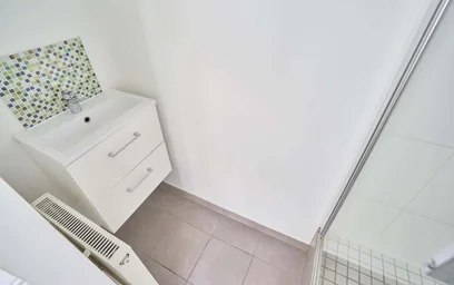 Private room at 1 Rue Cardinal Suhard, 51100 Reims, France, image 5 of 15