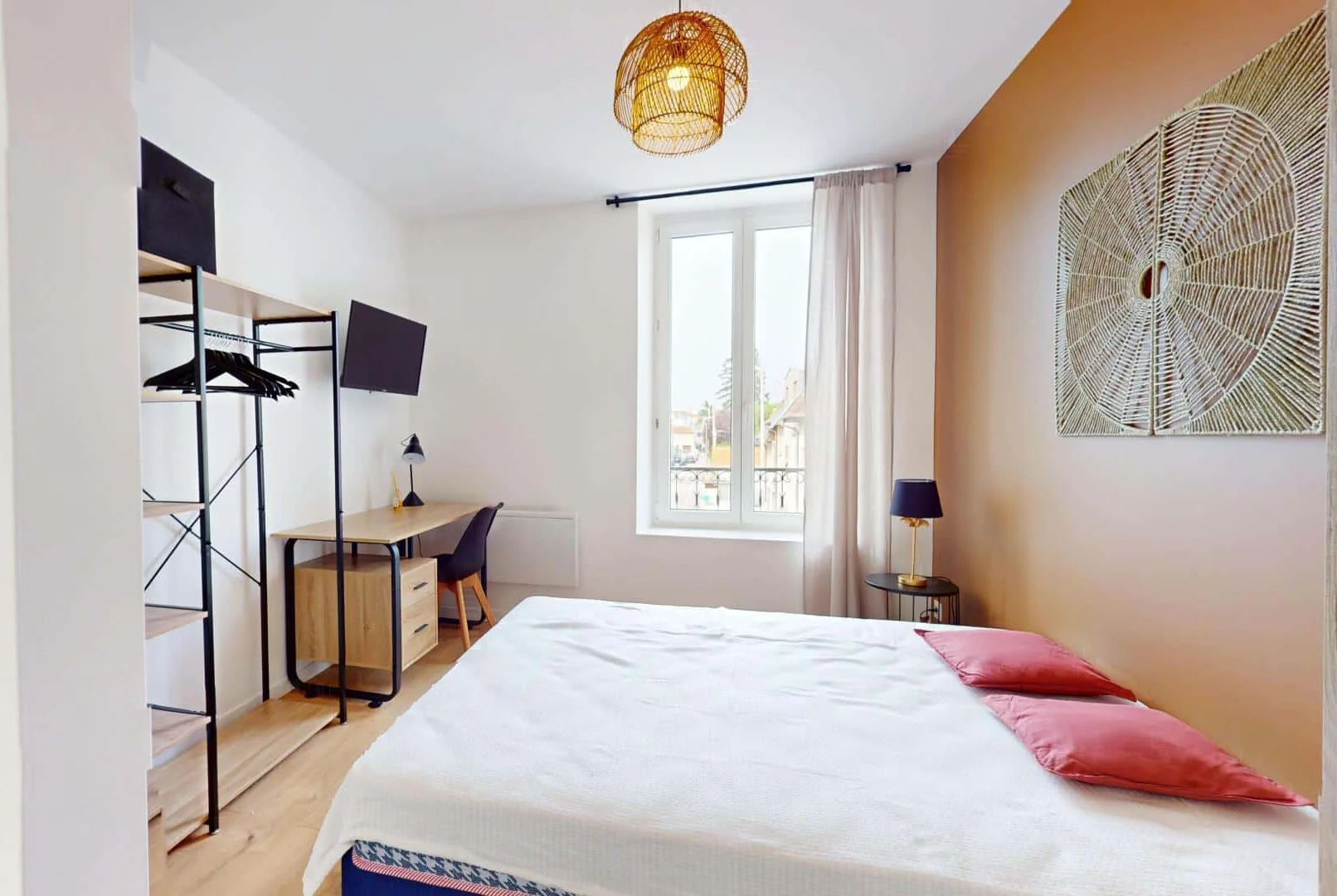 Habitación estudiantil económica cerca del campus en 