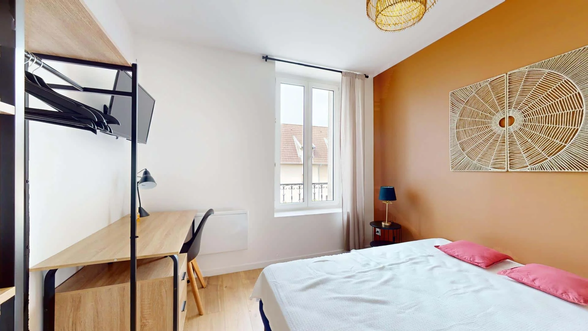 Habitación asequible para estudiantes con buena iluminación en 