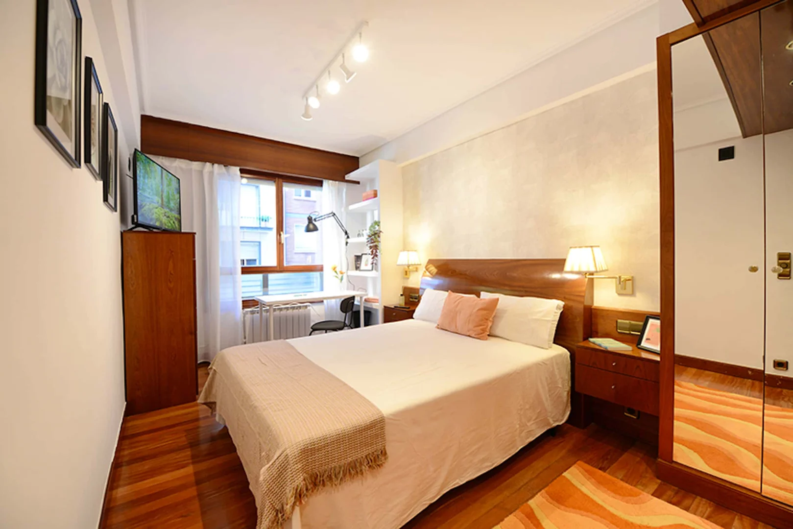 Quarto de estudante económico com localização conveniente em
