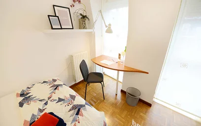 Private room at Julián Zugazagoitia Kalea, Ibaiondo, 48003 Bilbo, Bizkaia, Spain, image 4 of 25
