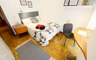 Private room at Julián Zugazagoitia Kalea, Ibaiondo, 48003 Bilbo, Bizkaia, Spain, image 3 of 25