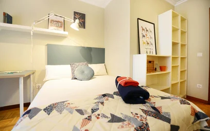 Quarto privado em Julián Zugazagoitia Kalea, Ibaiondo, 48003 Bilbo, Bizkaia, Spain, imagem 4 de 23