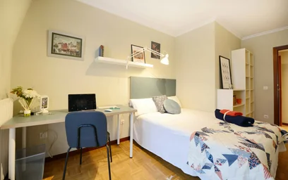 Quarto privado em Julián Zugazagoitia Kalea, Ibaiondo, 48003 Bilbo, Bizkaia, Spain, imagem 3 de 23