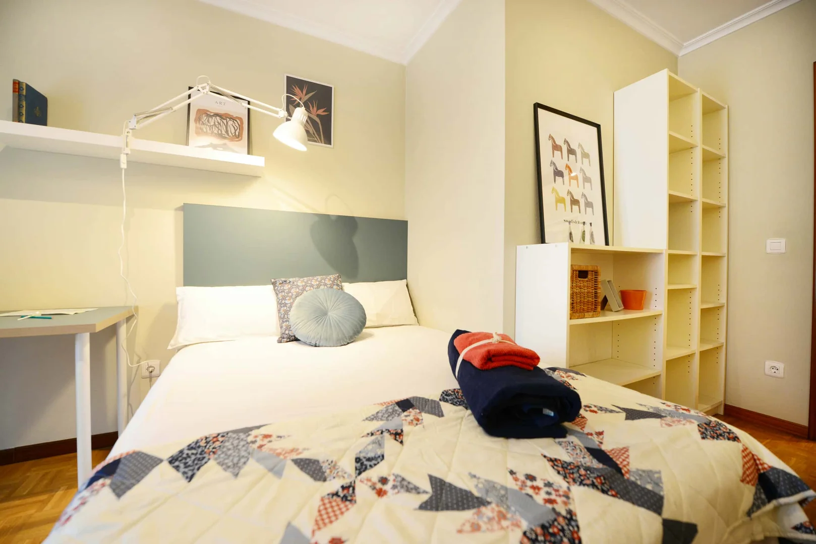 Bright and airy student room with easy university access in