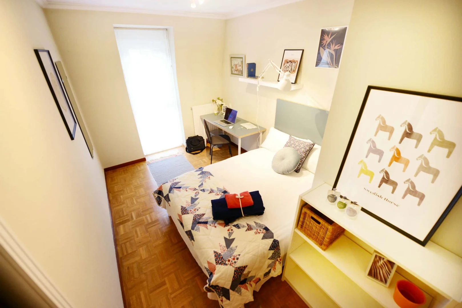 Bright and airy student room with easy university access in