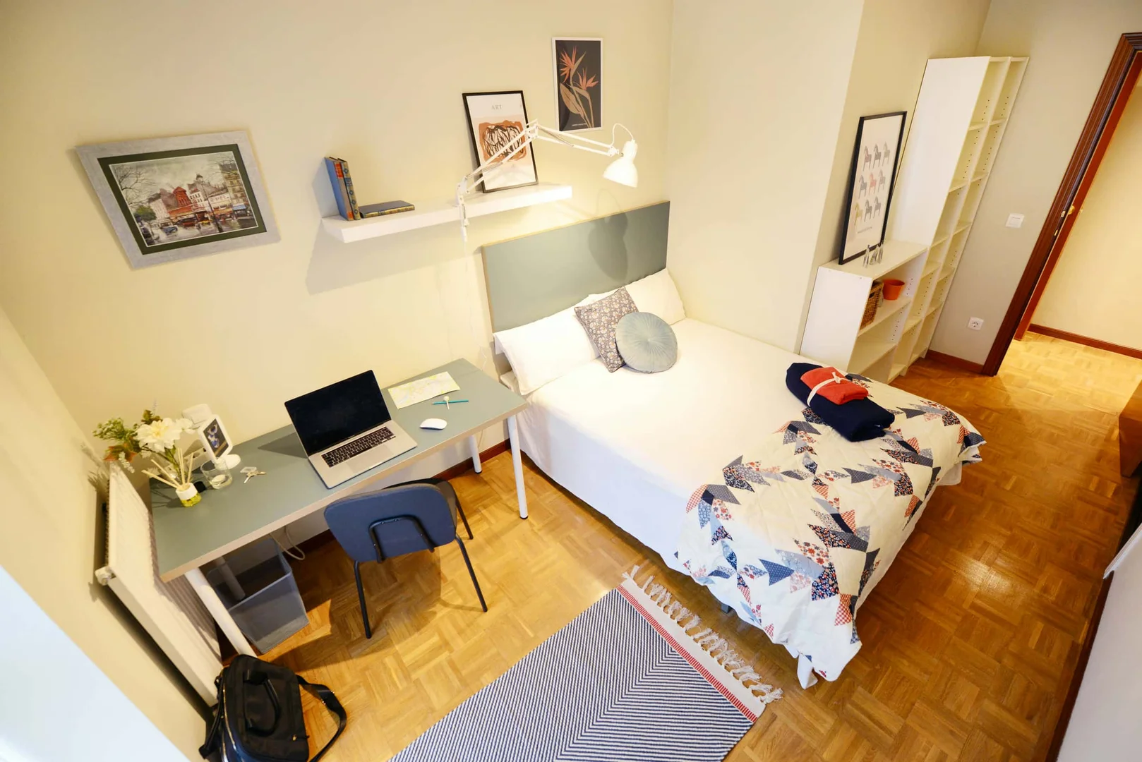 Budget-friendly student room close to campus in