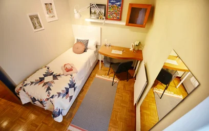 Private room at Julián Zugazagoitia Kalea, Ibaiondo, 48003 Bilbo, Bizkaia, Spain, image 4 of 24