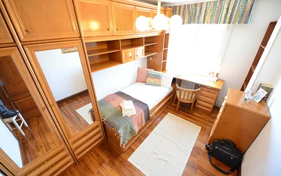 Quarto privado em Lezamako Trenbide Zaharreko Bidea, 48007 Bilbo, Bizkaia, Spain, imagem 2 de 29