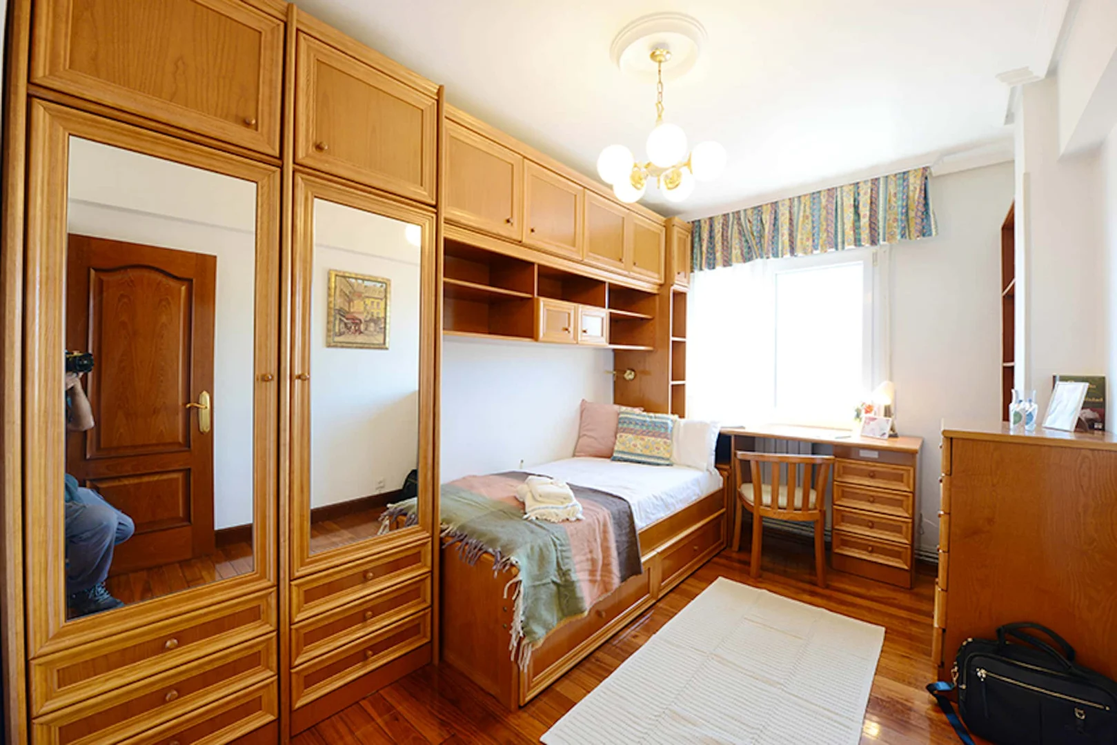 Quarto de estudante económico com localização conveniente em 