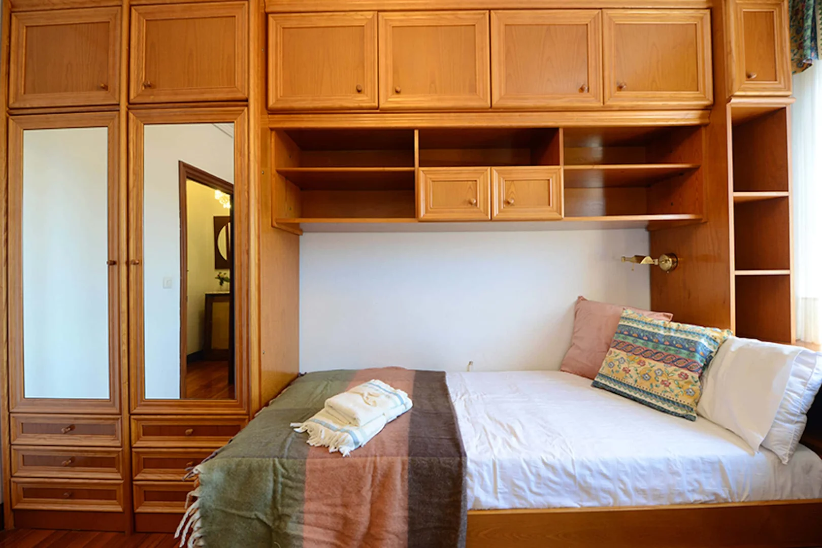 Quarto de estudante económico com localização conveniente em 