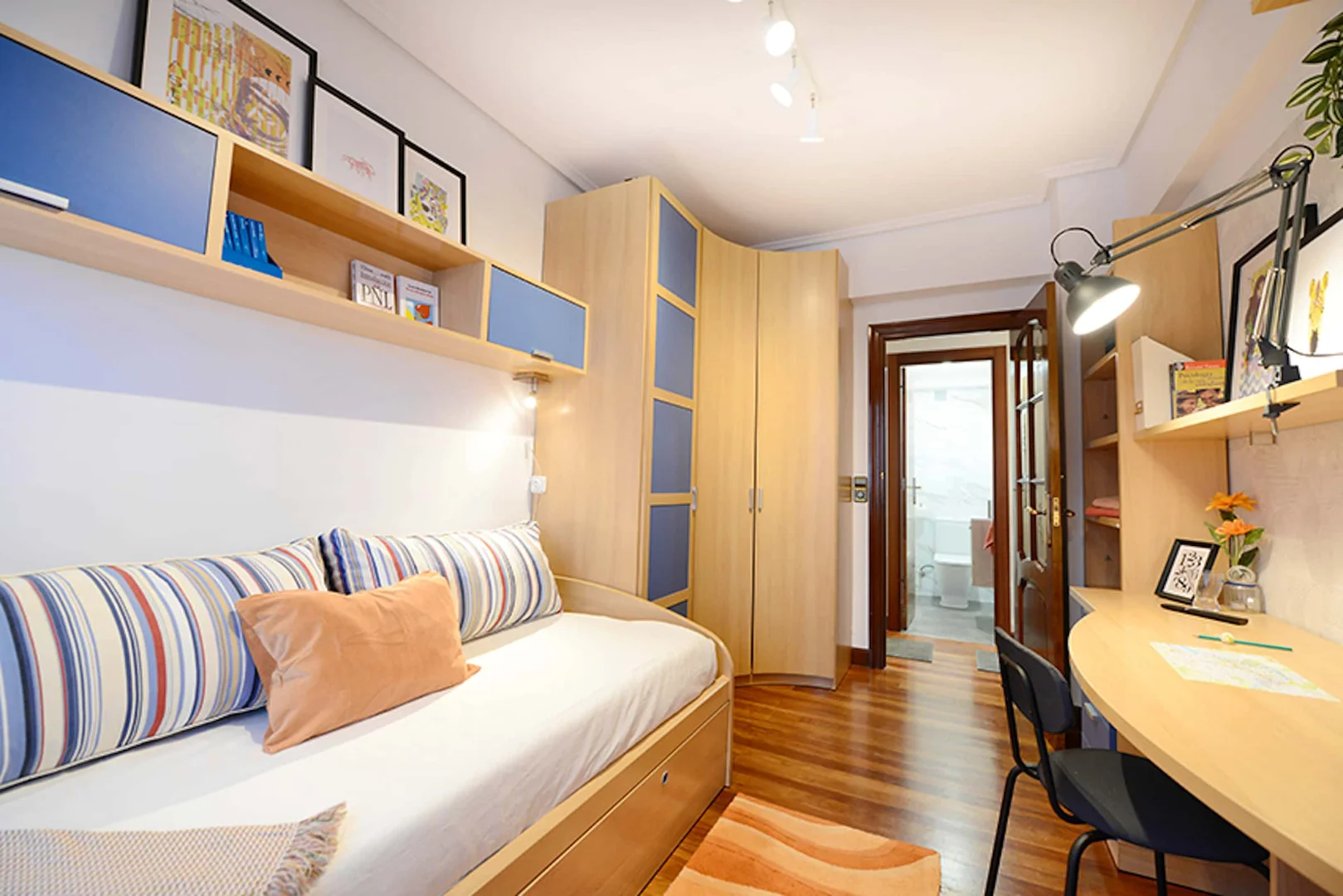 Quarto de estudante económico perto do campus em