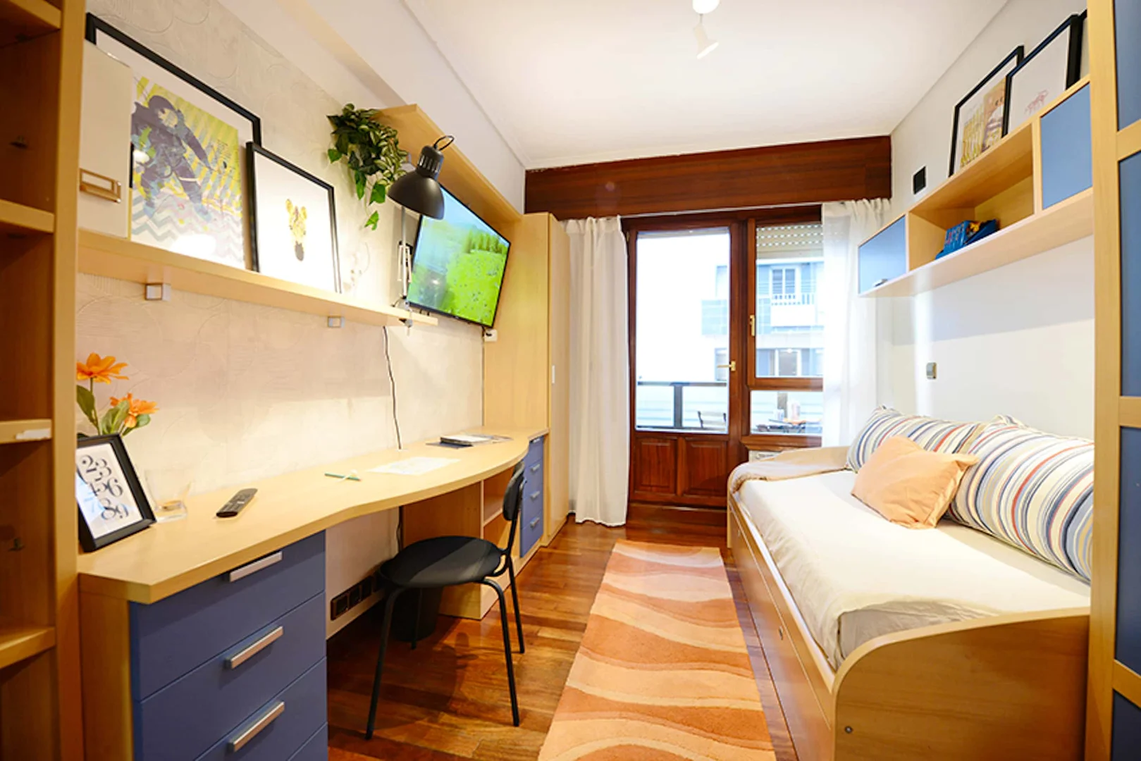 Quarto amigo do estudante em com comodidades modernas
