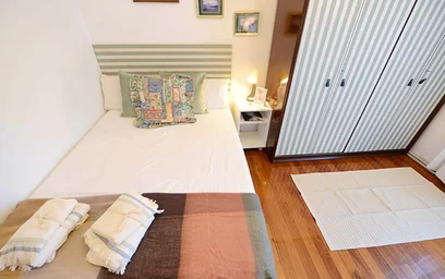 Quarto privado em Lezamako Trenbide Zaharreko Bidea, 48007 Bilbo, Bizkaia, Spain, imagem 5 de 30