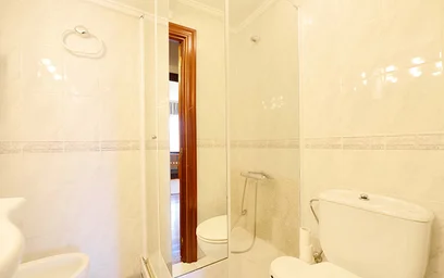 Quarto privado em Lezamako Trenbide Zaharreko Bidea, 48007 Bilbo, Bizkaia, Spain, imagem 10 de 30