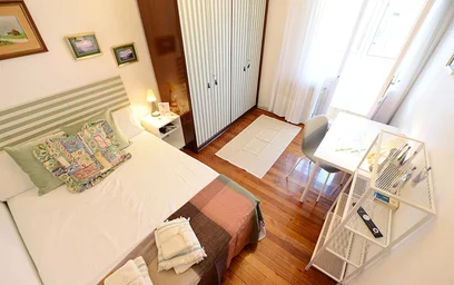 Quarto privado em Lezamako Trenbide Zaharreko Bidea, 48007 Bilbo, Bizkaia, Spain, imagem 2 de 30