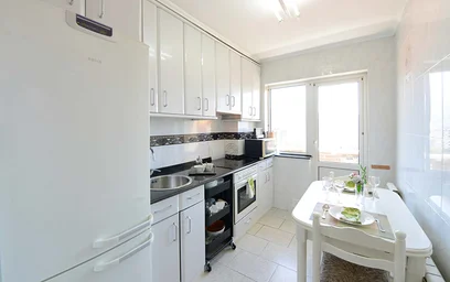 Quarto privado em Lezamako Trenbide Zaharreko Bidea, 48007 Bilbo, Bizkaia, Spain, imagem 14 de 30