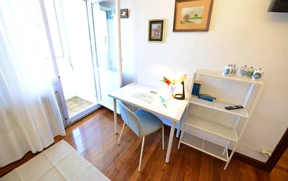 Quarto privado em Lezamako Trenbide Zaharreko Bidea, 48007 Bilbo, Bizkaia, Spain, imagem 7 de 30
