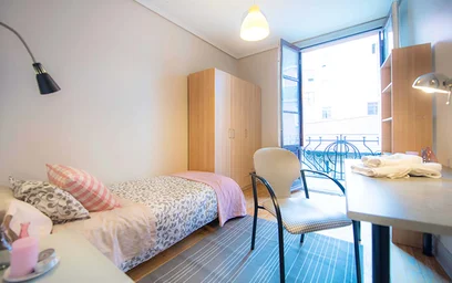 Quarto privado em Fika Kalea, 48006 Bilbo, Bizkaia, Spain, imagem 7 de 17