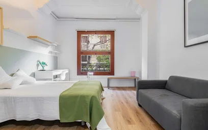 Chambre privée à Gran Via del Marqués del Túria, 46, 1º, L'Eixample, 46005 València, Valencia, Spain, image 2 de 30