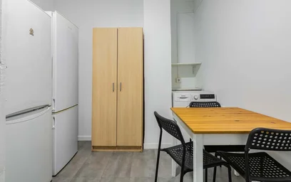 Chambre privée à Gran Via del Marqués del Túria, 46, 1º, L'Eixample, 46005 València, Valencia, Spain, image 9 de 30