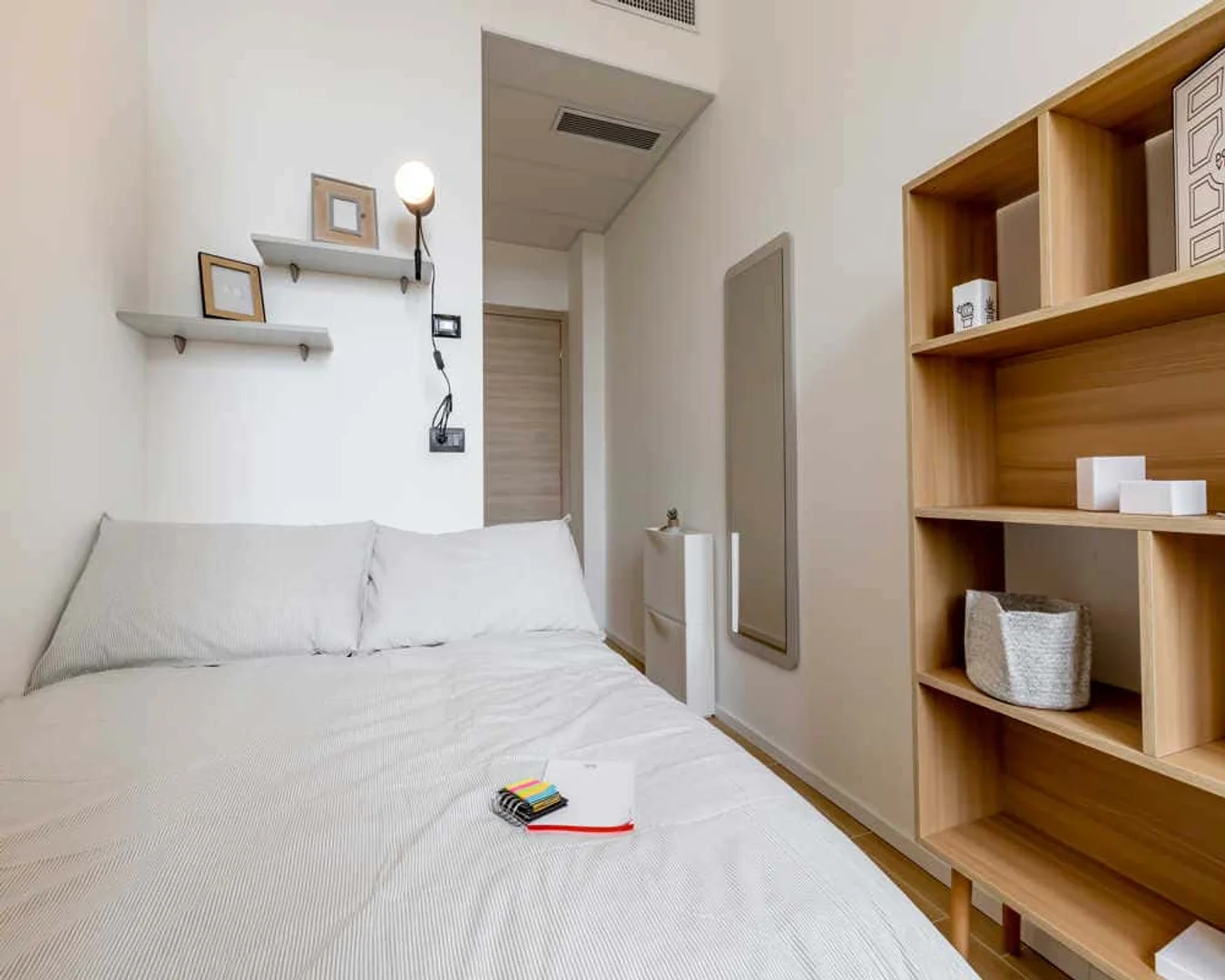 Budget-friendly student room close to campus in