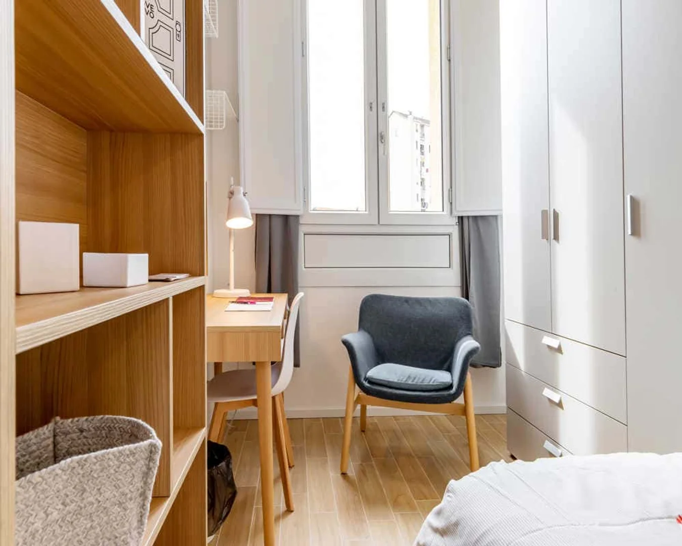 Functional student room perfect for studying in