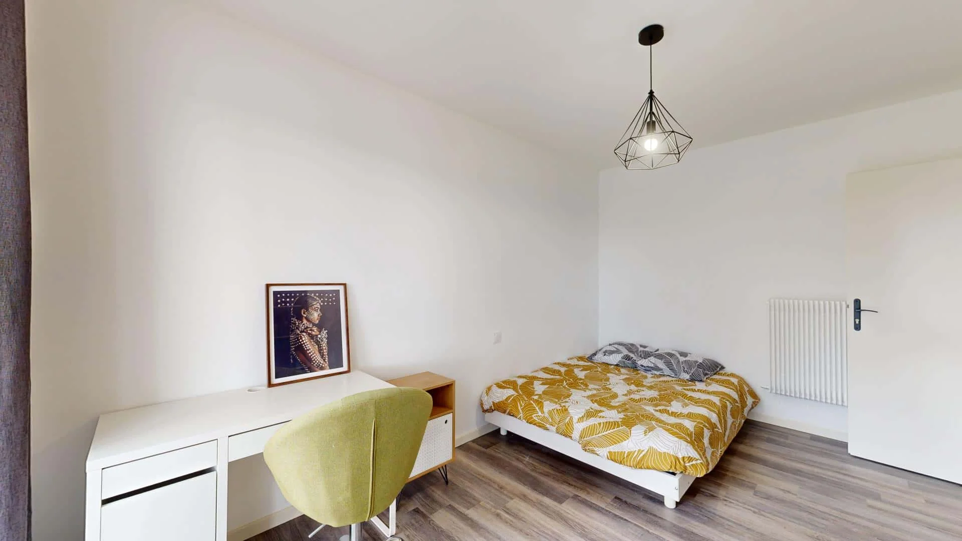 Habitación para estudiantes en  con área de estudio y facilidades compartidas