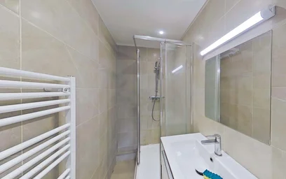 Quarto privado em 1 Sq. des Cloteaux, 35200 Rennes, France, imagem 9 de 12