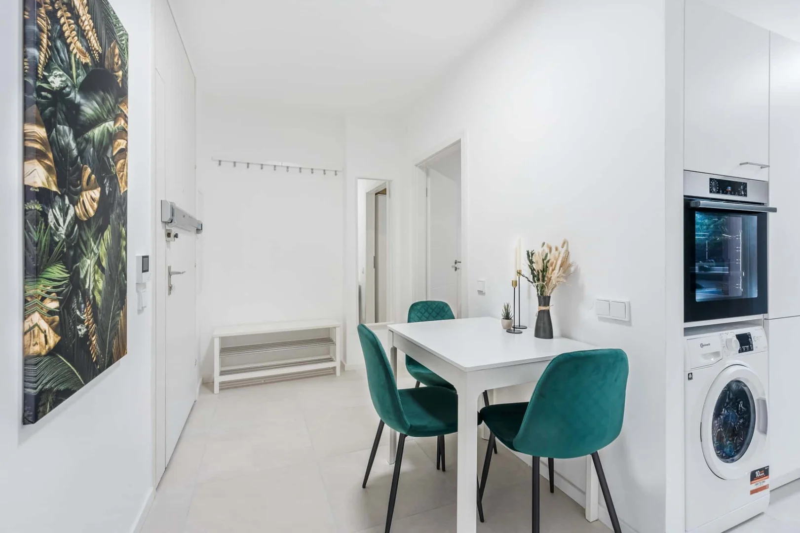 Room for rent in student apartment in , fully furnished