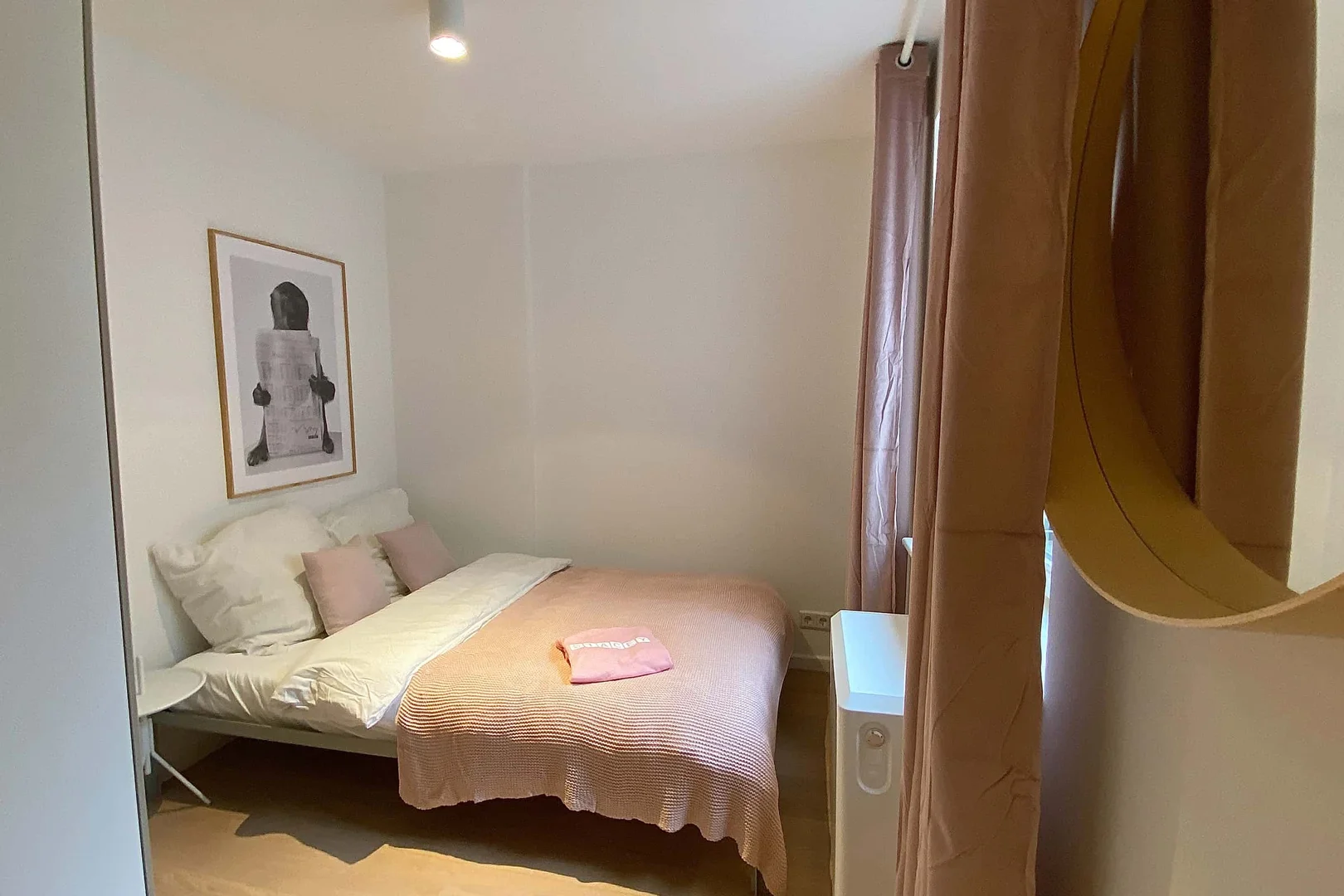 Habitación en apartamento estudiantil en alquiler en , completamente amueblado