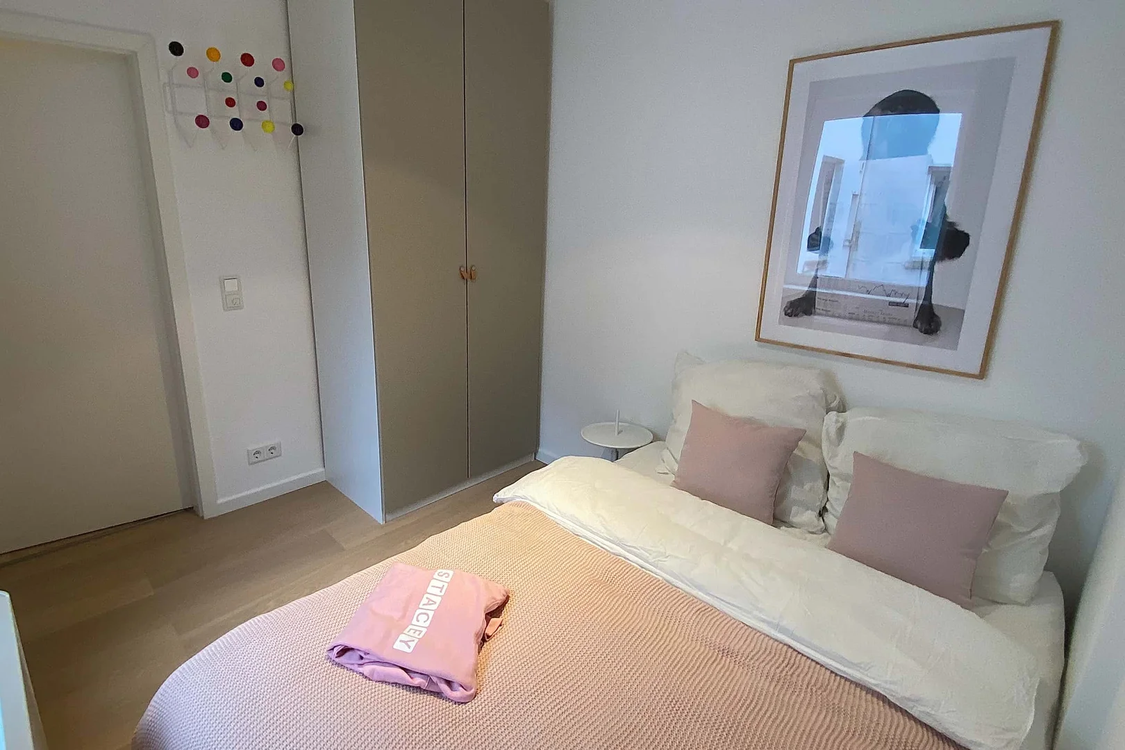 Habitación estudiantil amplia y cómoda en 